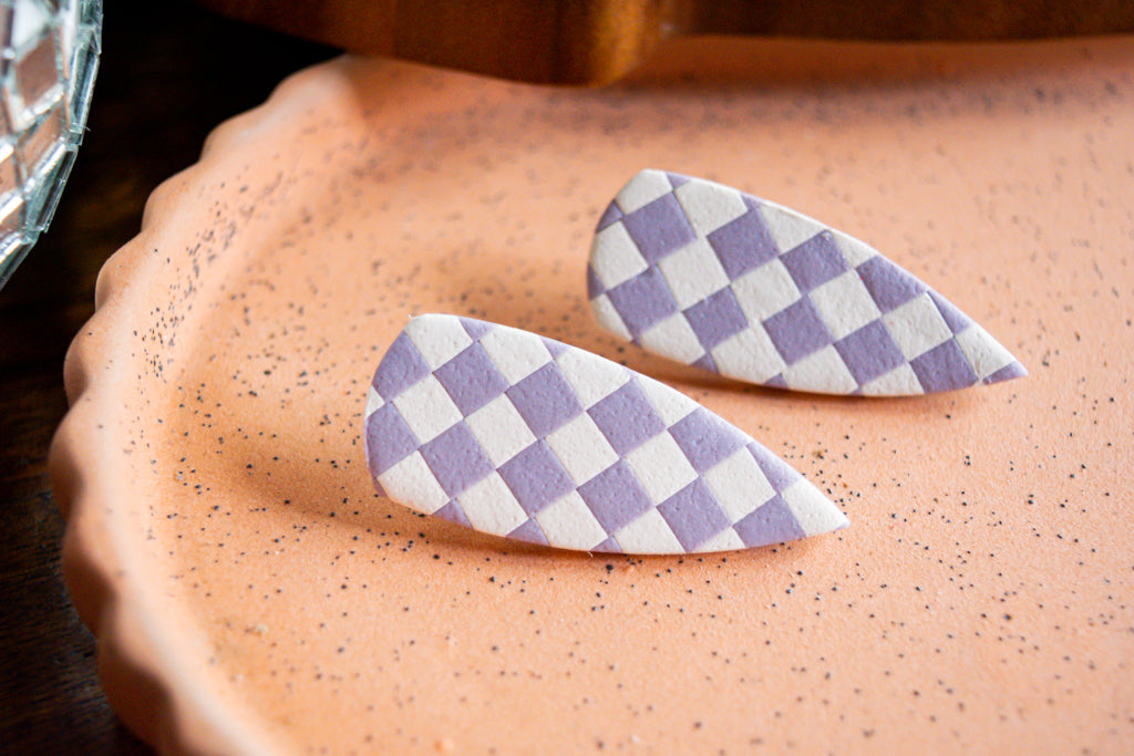 lavender checkered daggers